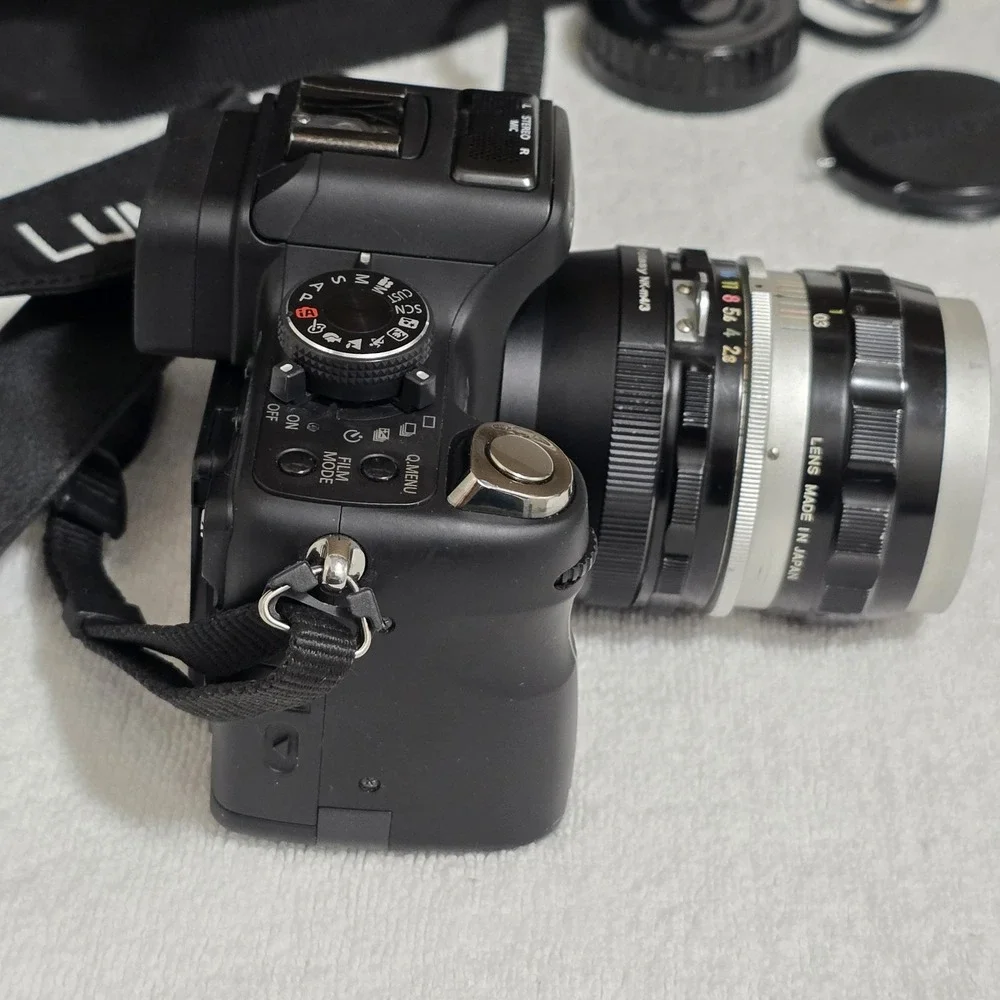 Panasonic Lumix DMC-GH1 Mirrorless Camera Bundle Nikon 35mm f/2.8‎ Lens